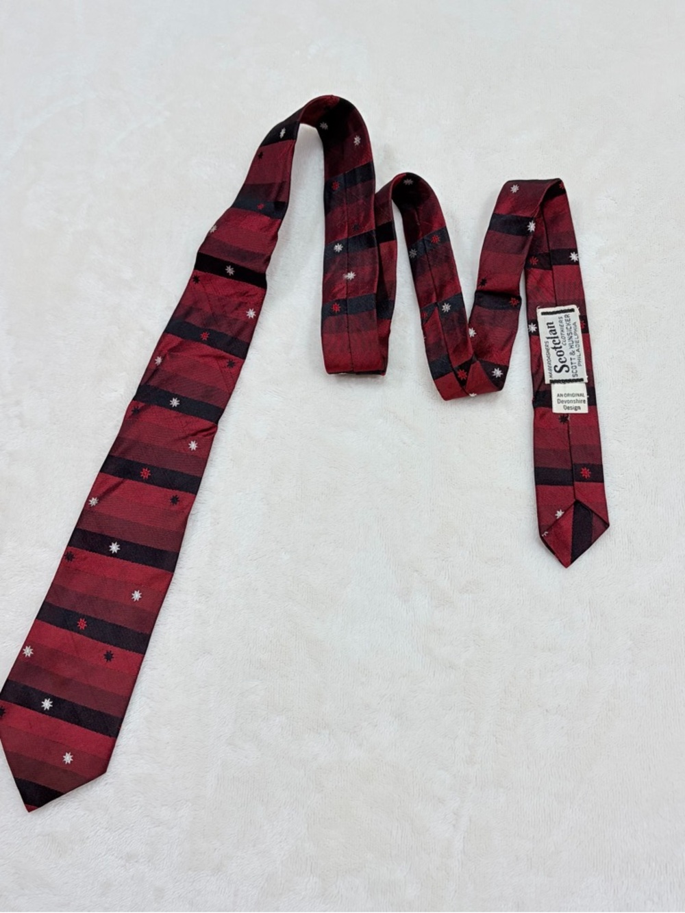 Vintage‎ “Atomic” Era Red Striped Men's Tie by Scott and Hunsicker